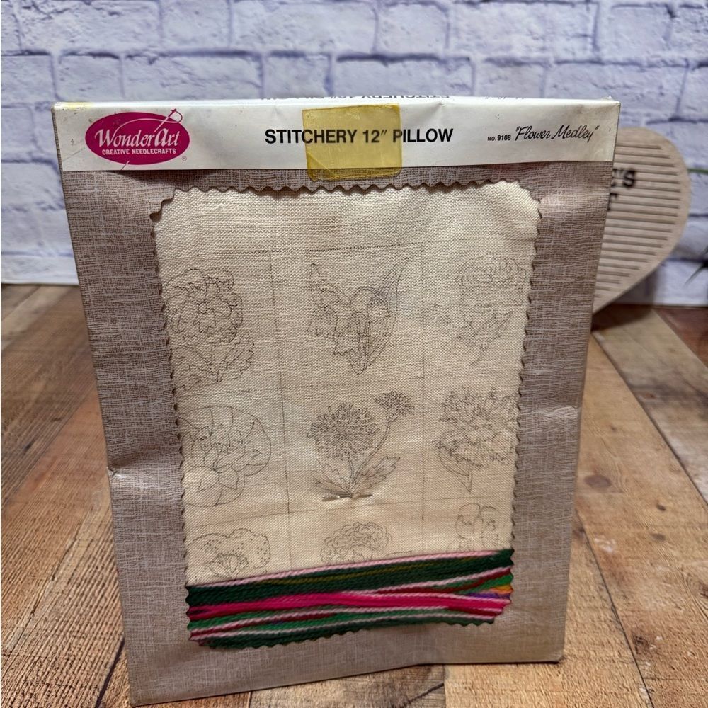 WonderArt Creative Needlecrafts Stitchery 12" Pillow Kit

No 9108 - Picture 5 of 5